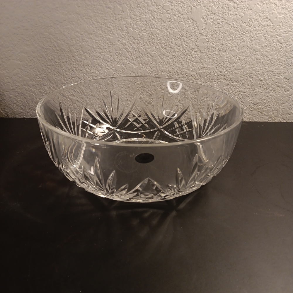 GORGEOUS NEW Gorham Crystal 8" Etched Serve Bowl.